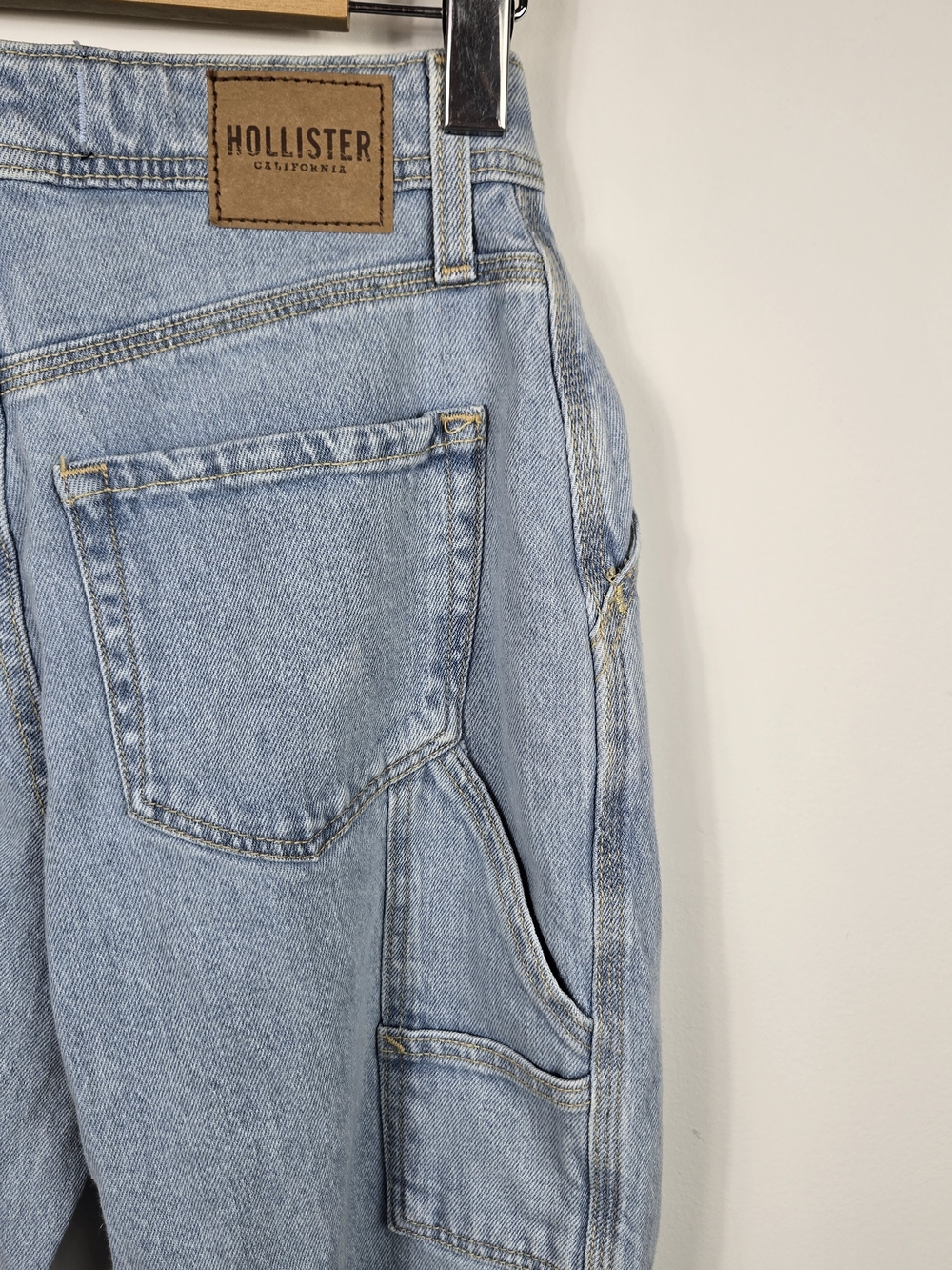 Hollister Ultra High Rise Dad Jeans Light Wash 90s Y2K Mom Denim W25 - Picture 6 of 9